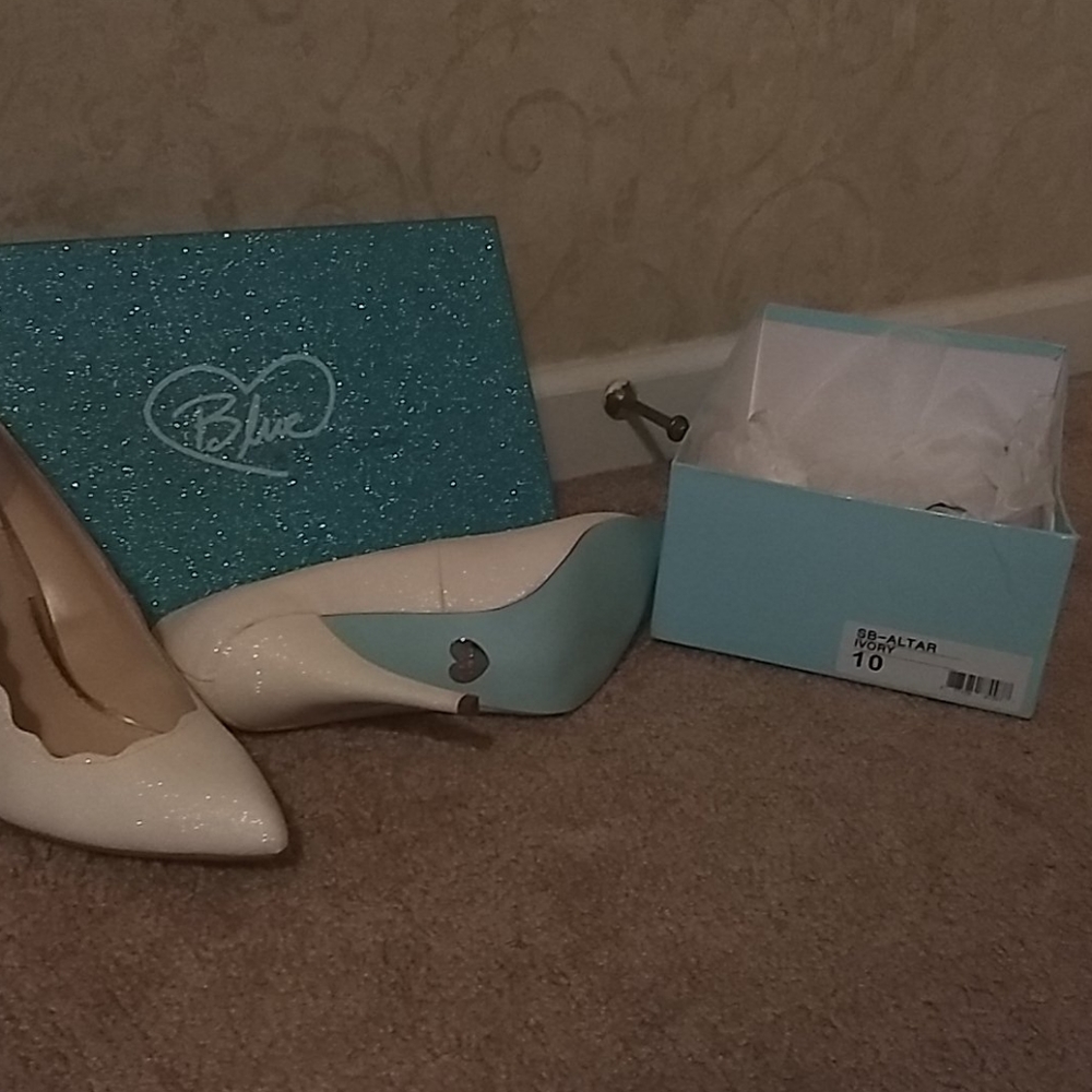 Shoes - Picture 2 of 2